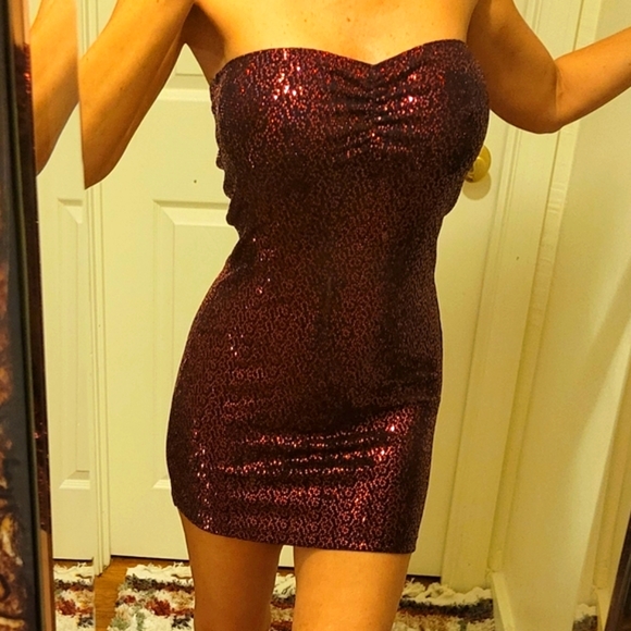Maroon / Dark Red Sequence Dress - Picture 1 of 2
